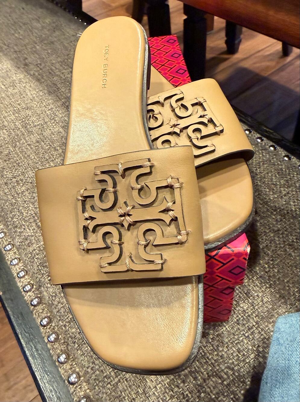 Tory Burch Eleanor leather Slide Sandals in color Bourbon Size 8.5
